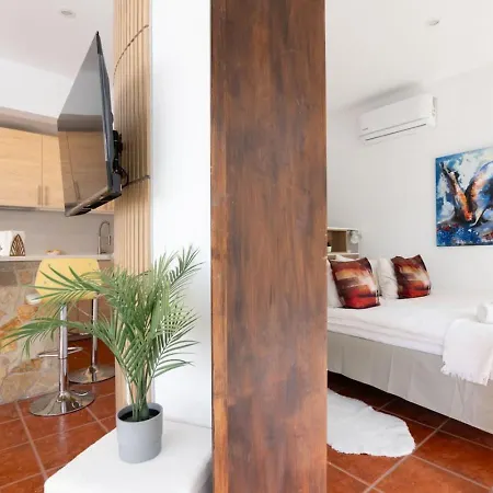 Apartament Oasis - Bright 2br With Balcony Sitges