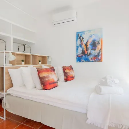 Oasis - Bright 2br With Balcony Apartment *