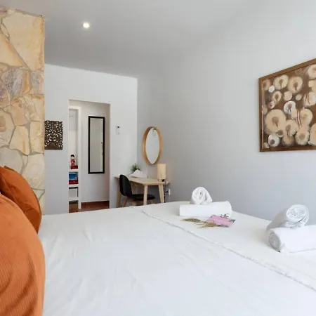 Oasis - Bright 2br With Balcony Apartment Sitges